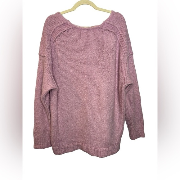 Free People Chunky Oversized Lofty-V Neck Sweater in Lavender Size Medium - Picture 6 of 9